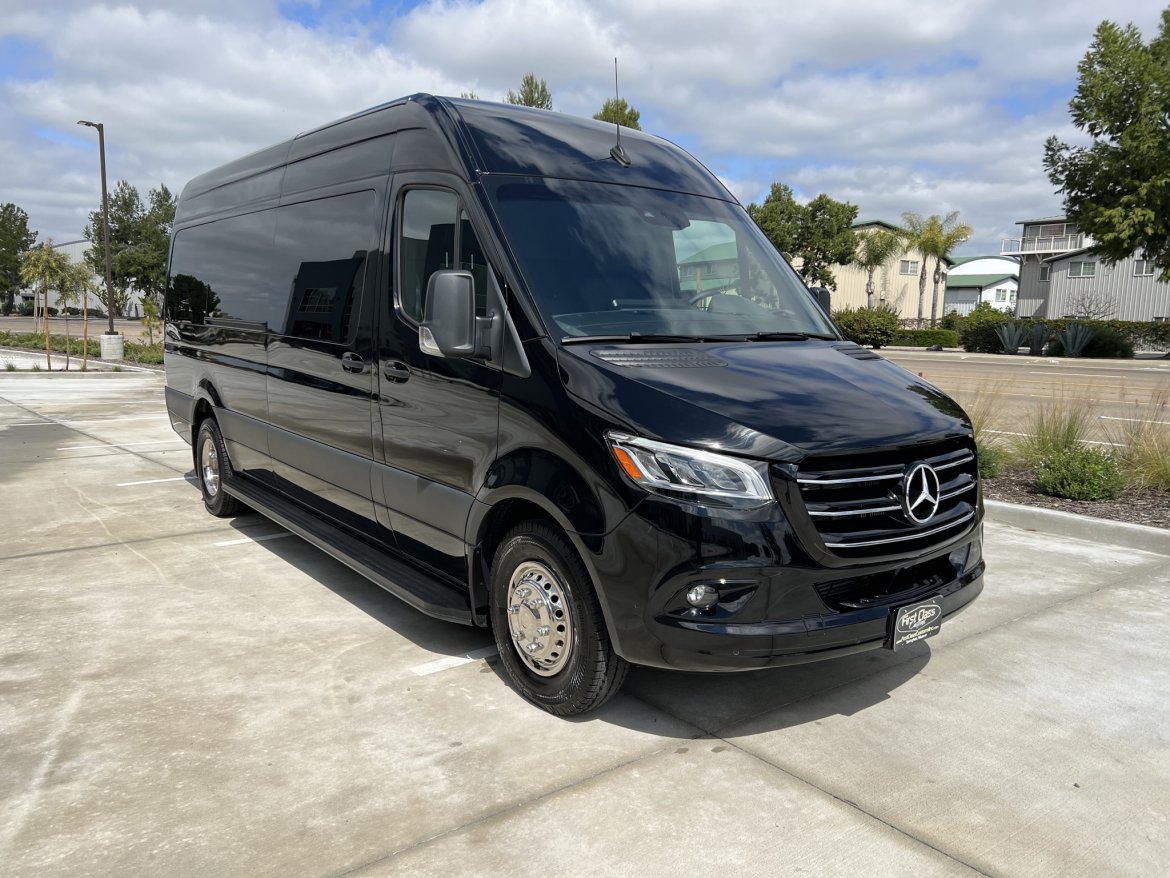 Spinter Limo Rental Galveston, Sprinter Party Bus Galveston